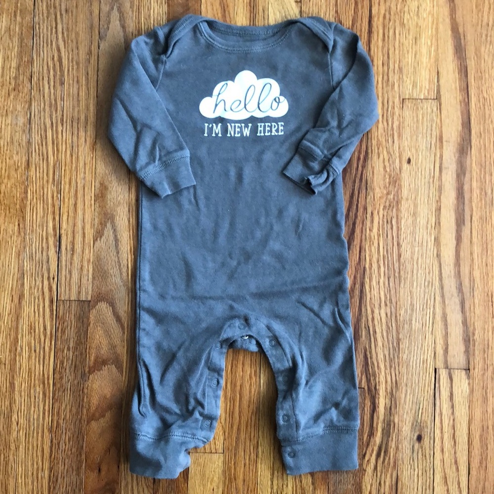 carter’s | hello longsleeve onepiece | size 6 mo